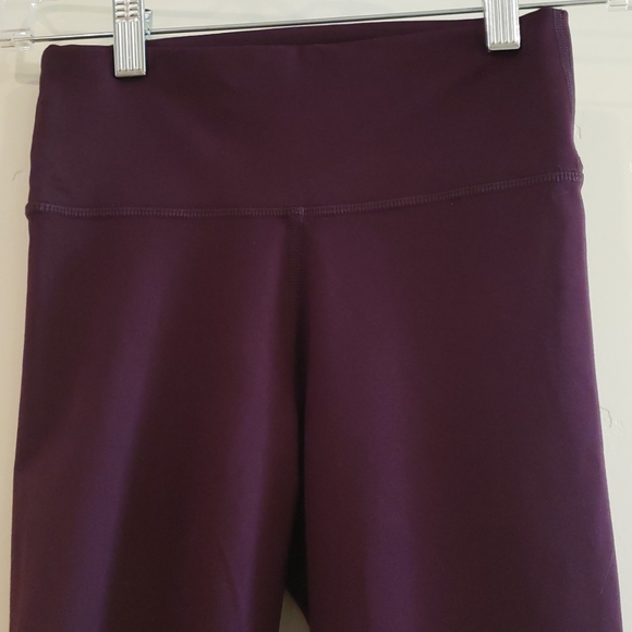 Fabletics Define High-Waisted Legging - Picture 6 of 9